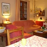 Sous Le Tilleul, Chez Joelle Et Guy Bed & Breakfast